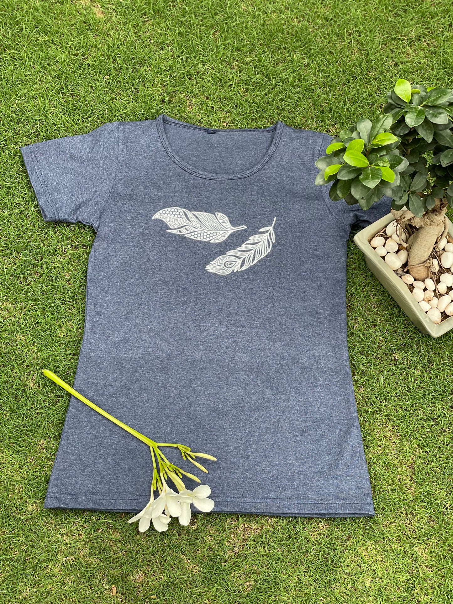 Blue with feather print loungewear set of t-shirt & shorts (women, slim fit)
