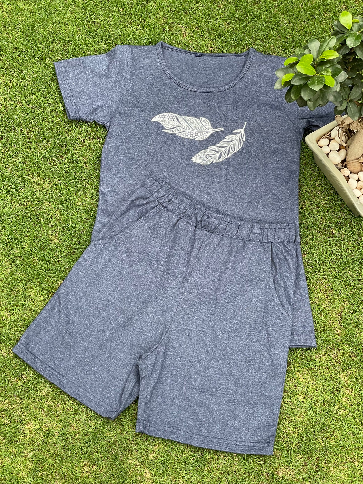 Blue with feather print loungewear set of t-shirt & shorts (women, slim fit)